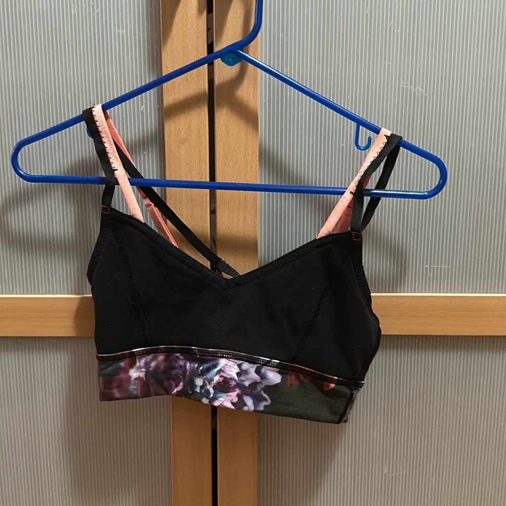 Lululemon Flip Your Dog Bra Top Size 6 Spring Has Sprung Floral yoga run